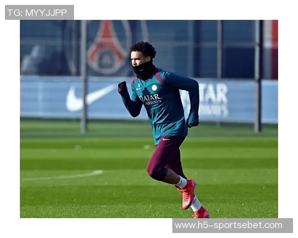 扎伊尔埃梅里盛赞登贝莱展现无与伦比的魔力与才华